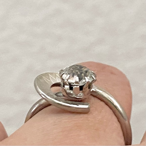 Silver-tone Clear CZ Stone Swirl Ring Size 6 - Picture 9 of 15